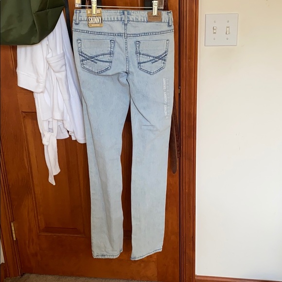 Aeropostale Skinny Jeans - Picture 2 of 6
